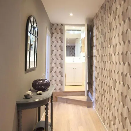 Gold Apartment *